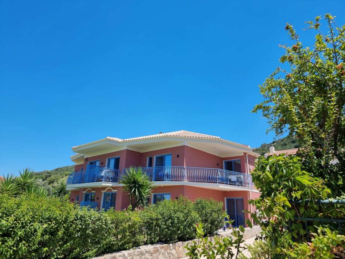 Julietta Suites Аргостолион Екстериор снимка
